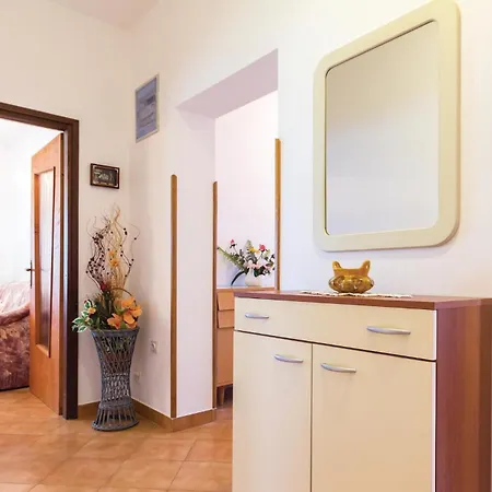 Beautiful Apartment In Sisan With Wifi Apartment