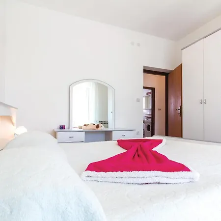 Apartment Beautiful Apartment In Sisan With Wifi Sisan